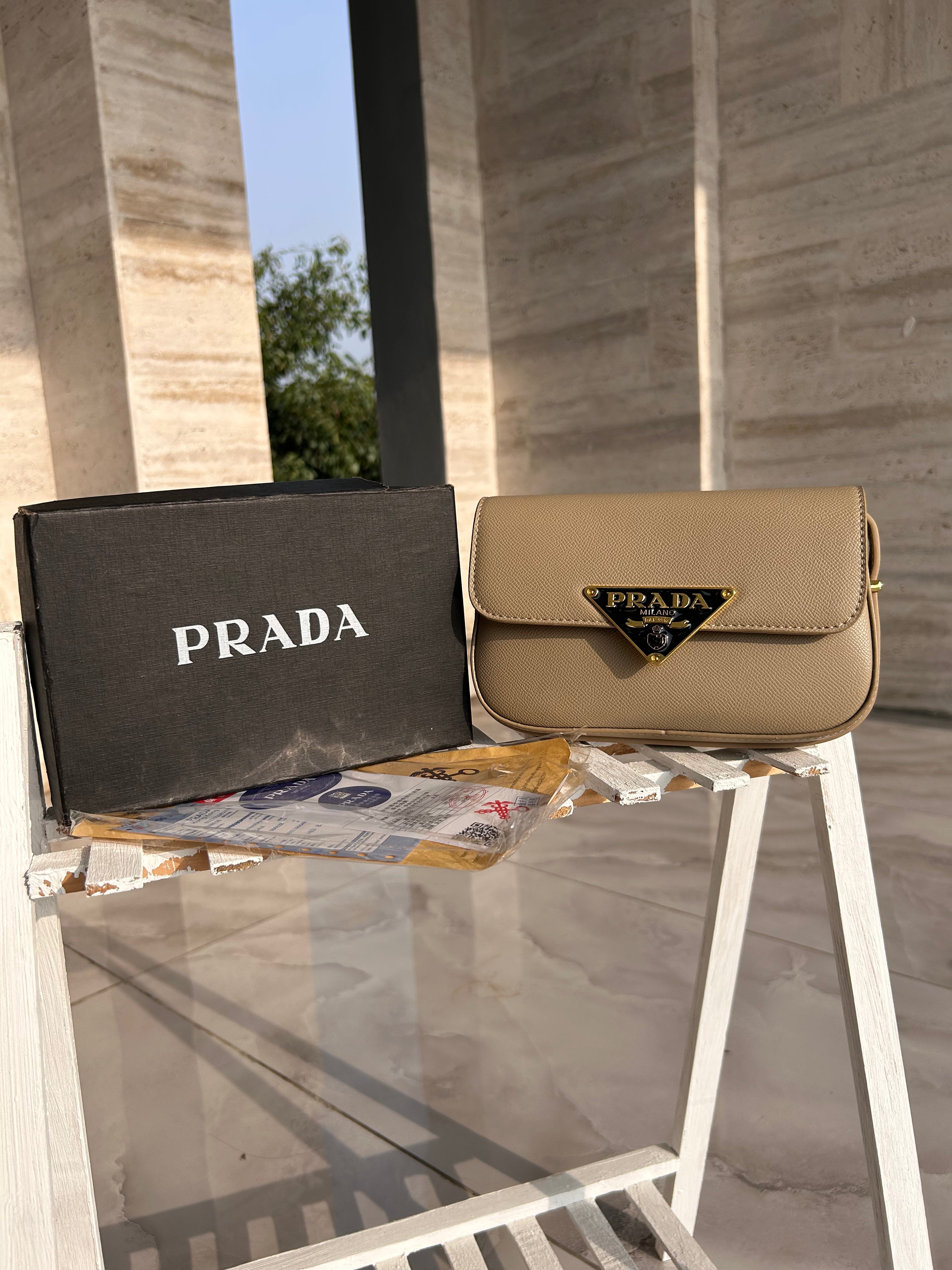 PRADA - BEIGE VENUS BAG