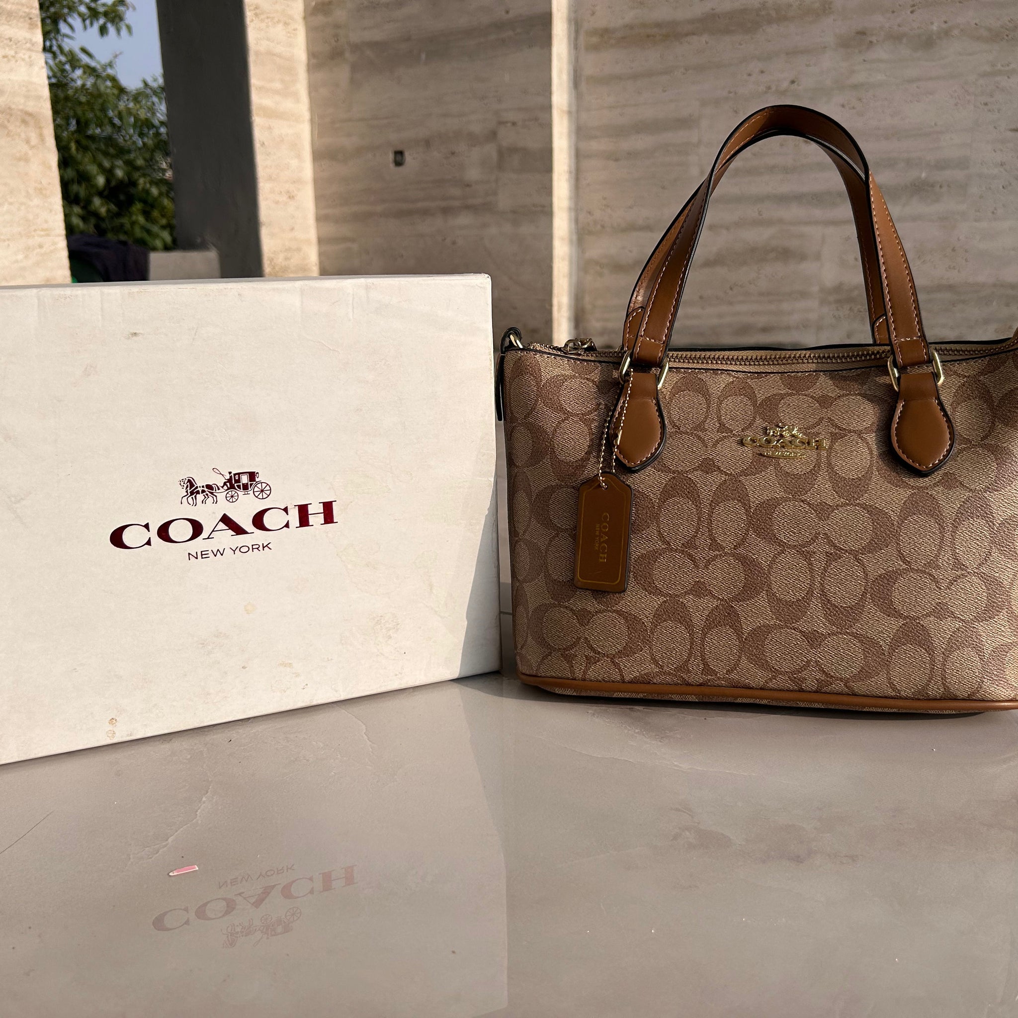 COACH Bag - Gallery Tote Bag In Signature Canvas- Brown