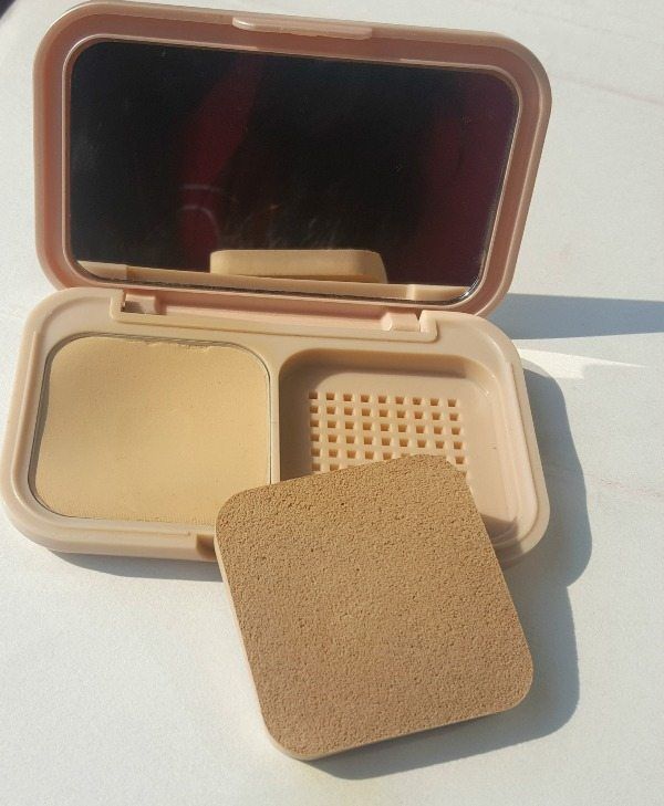 Maybelline Dream Satin Two-Way Cake SPF 32 - Classy Touch Pk